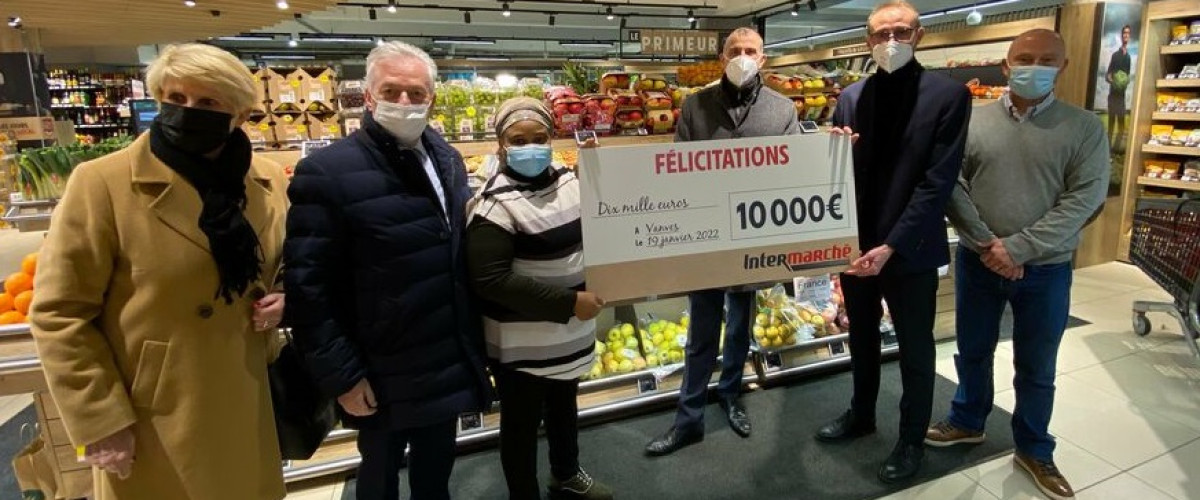 Elle gagne à la Loterie d’un supermarché… Qui l’embauche en CDI !