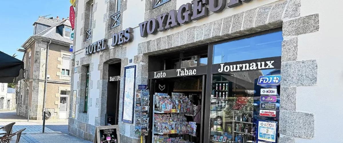 Trop heureux de son jackpot du Cash, il embrasse la buraliste !
