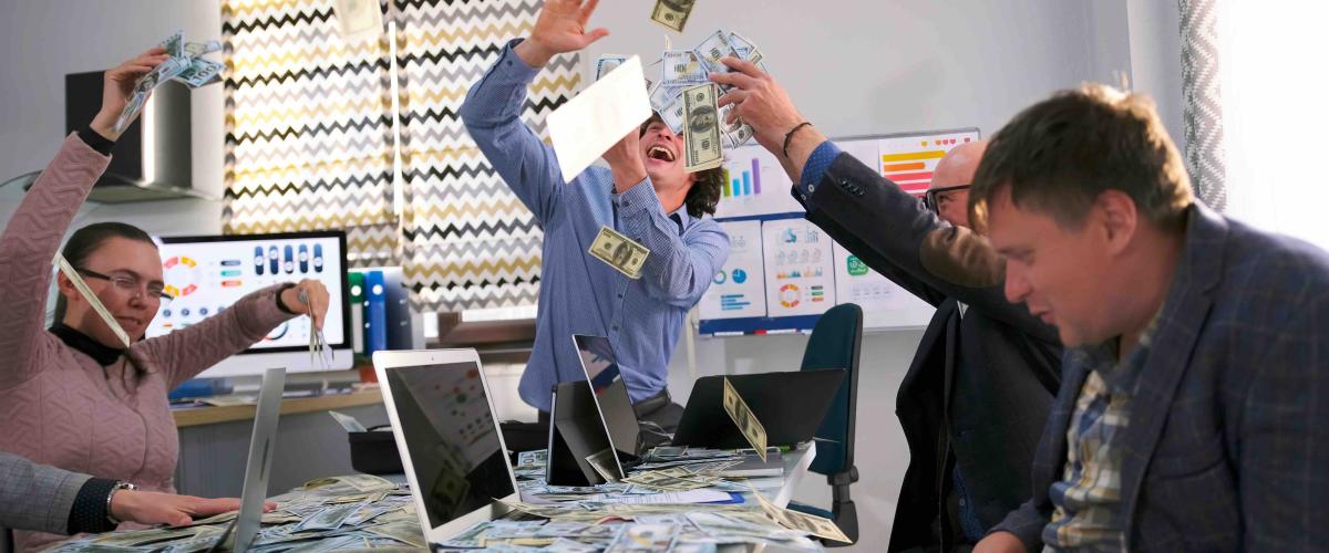 29 collègues se partagent un prix de loterie Powerball de 1 million de dollars à New York