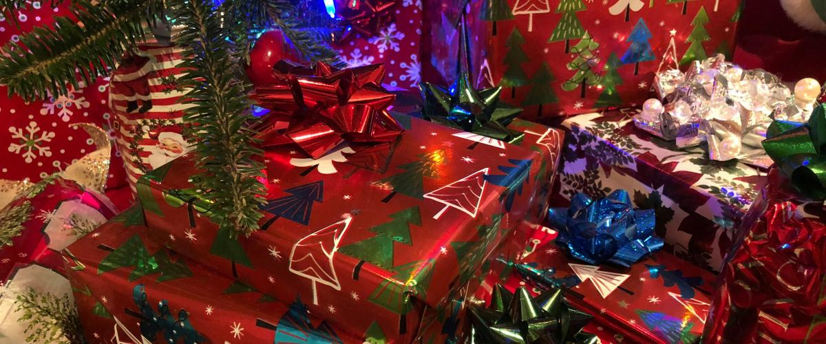 La fièvre des fêtes atteint un homme de l'Illinois qui partage son prix de loterie de 1 million de dollars avec sa mère