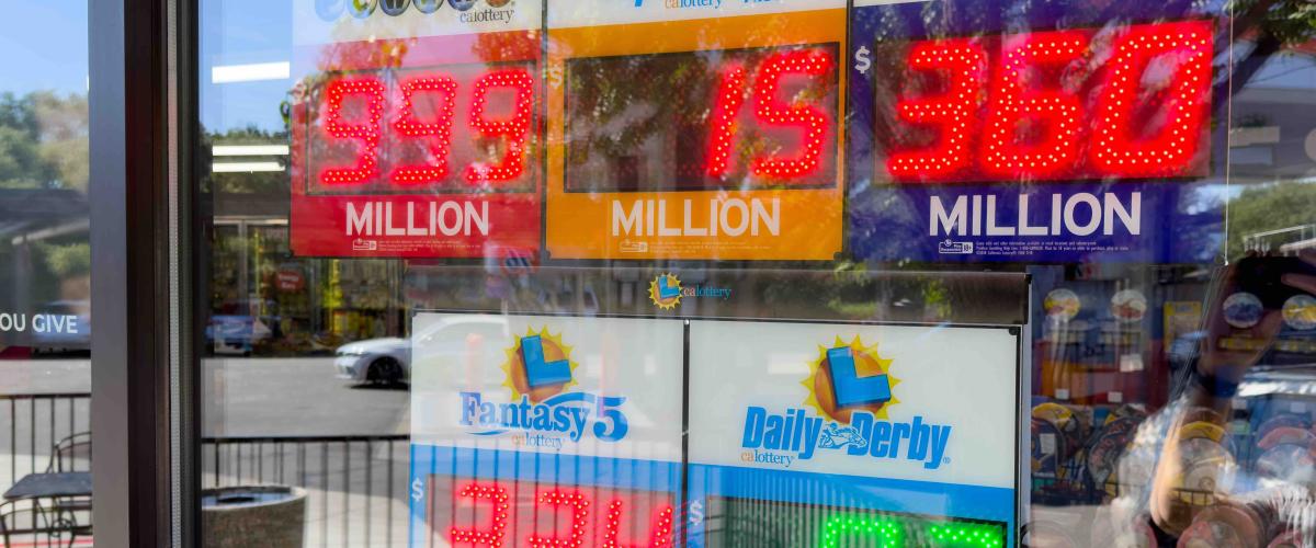 Une femme de l'Illinois remporte le jackpot de 536 millions de dollars à la loterie, premier gain Mega Millions de 2026