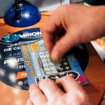 Une femme de l'Ohio surpasse le gain de son mari à la loterie de 1 million de dollars par une victoire de 5 millions de dollars