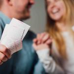 Un homme du Maryland évite de donner un ticket de loterie gagnant de 50 000 dollars