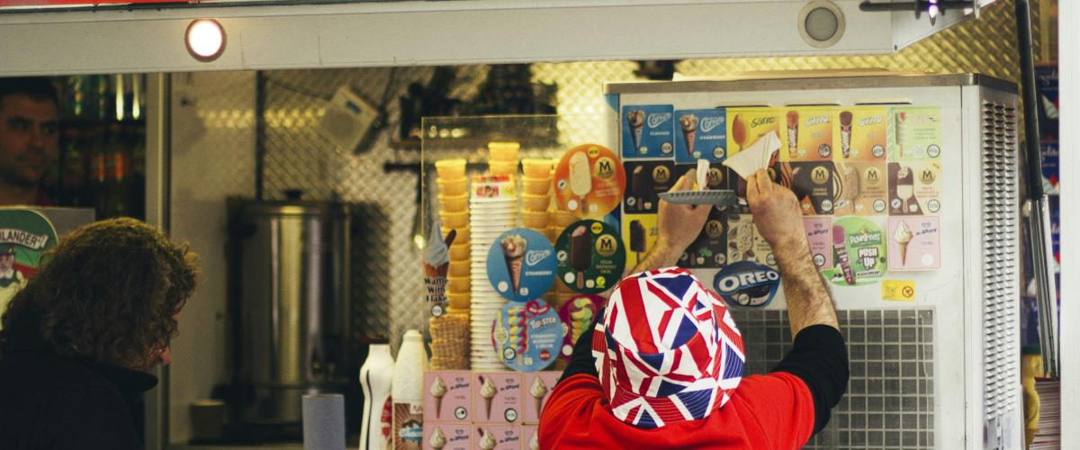 Un couple britannique remporte le prix de £1 million à la loterie nationale pour la deuxième fois