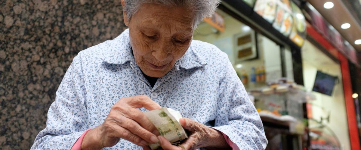 Une femme de l'Illinois remporte 3 millions de dollars à la loterie après avoir changé de magasin à la dernière minute